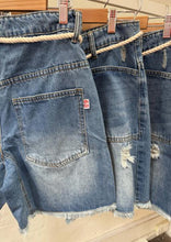 Load image into Gallery viewer, Frayed Denim Carpenter Short