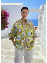 Load image into Gallery viewer, Tropical Print Shirt - Pistachio