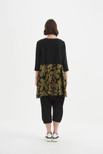 Load image into Gallery viewer, Ava Print Top - Black/Moss
