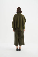 Load image into Gallery viewer, Classic Trouser - Khaki