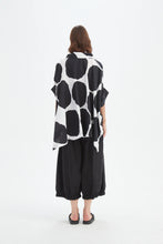 Load image into Gallery viewer, Structured Neck Print Tunic - Black/White Spot