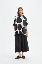 Load image into Gallery viewer, Structured Neck Print Tunic - Black/White Spot