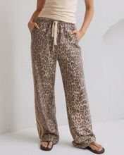 Load image into Gallery viewer, Leopard Print Cotton Jean