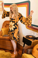 Load image into Gallery viewer, Patio Mini - Harvest Moon