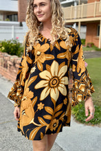 Load image into Gallery viewer, Patio Mini - Harvest Moon