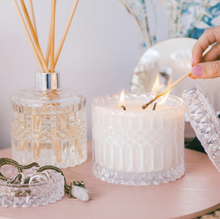 Load image into Gallery viewer, Candle Emerald - Oakmoss, Sandalwood + Vanilla