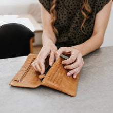 Load image into Gallery viewer, Sirena Purse - Tan