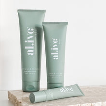 Load image into Gallery viewer, Lip Balm - Kakadu Plum & Macadamia