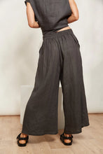 Load image into Gallery viewer, Halcyon Crop Pant - Oyster
