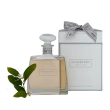 Load image into Gallery viewer, Fig Leaf &amp; Cedar Hallmark Diffuser 700ml
