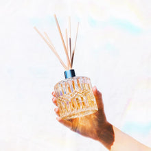 Load image into Gallery viewer, Diffuser Crystal Quartz - Coconut, Lime + Passionfruit
