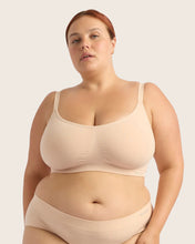 Load image into Gallery viewer, Full Bust Wireless Bra
