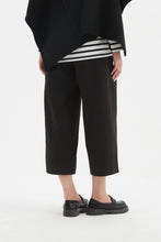 Load image into Gallery viewer, Classic Trouser - Black
