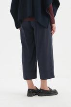 Load image into Gallery viewer, Classic Trouser - Navy
