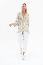 Load image into Gallery viewer, Totem Top Khaki/White
