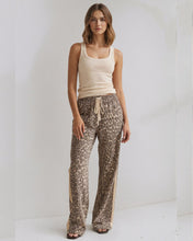 Load image into Gallery viewer, Leopard Print Cotton Jean
