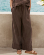 Load image into Gallery viewer, Elle Linen Blend Pants- Brown
