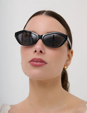 Load image into Gallery viewer, Meeka Sunglasses - Black
