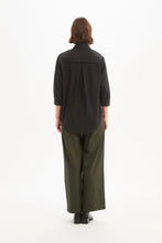 Load image into Gallery viewer, Panel Front Bind Shirt - Black
