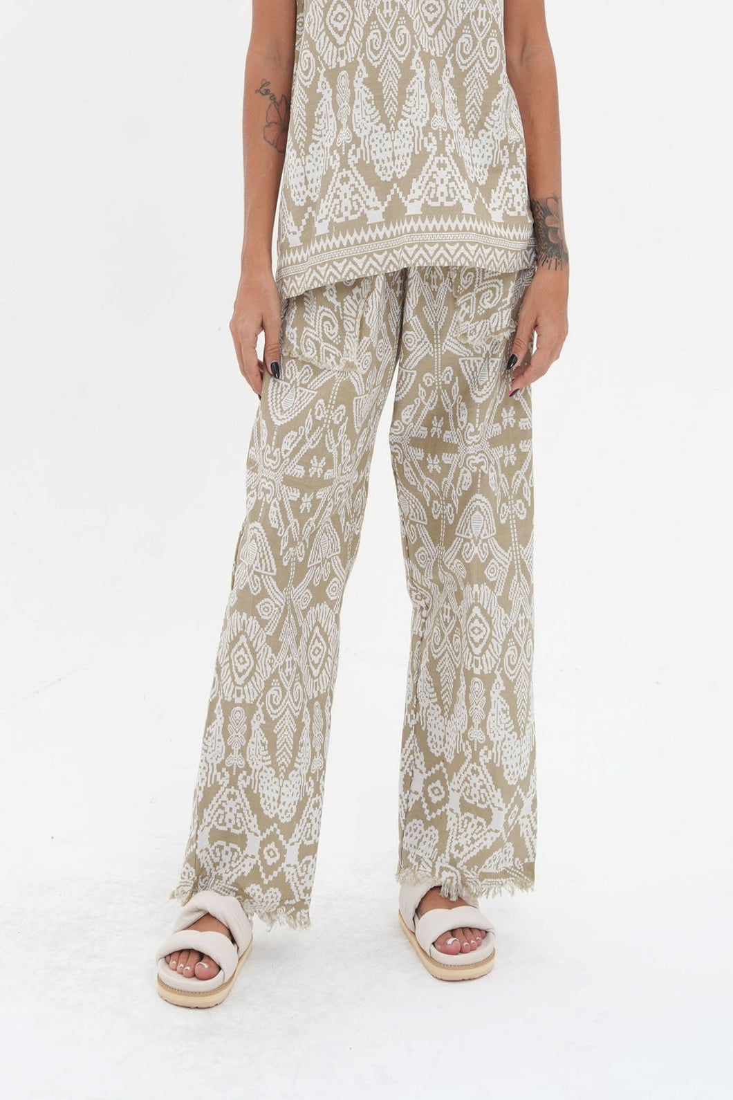 Toteme Cotton Frayed Pant Khaki/White